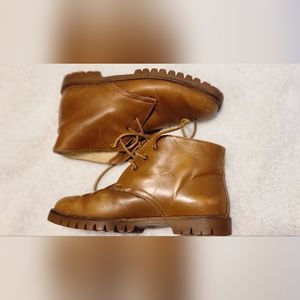 Vibram montagna boots size small